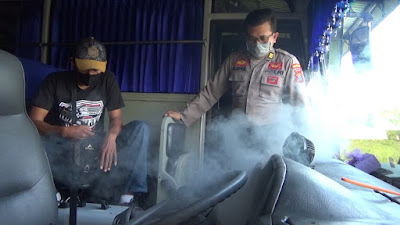 Salon Mobil Mr. Wax Sidoarjo Lakukan Fogging ke Ratusan Mobil Aparat Kepolisian