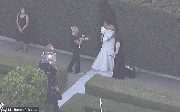 kim kardashian wedding dress pictures