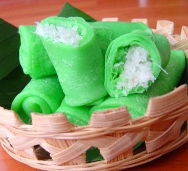 Cara Membuat Kue Dadar Gulung Hijau Isi Kelapa Manis Resepumiku