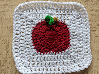 A crunchy A for Apple Granny Square - a free crochet pattern from Sweet Nothings Crochet