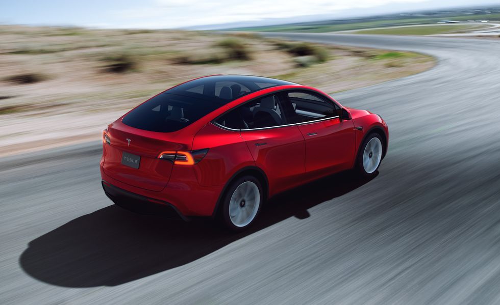 TESLA MODEL Y 2022 Review & Specifications