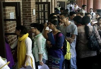 Queue for admission in Delhi University