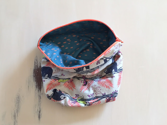 the easiest way to sew a zipper pouch