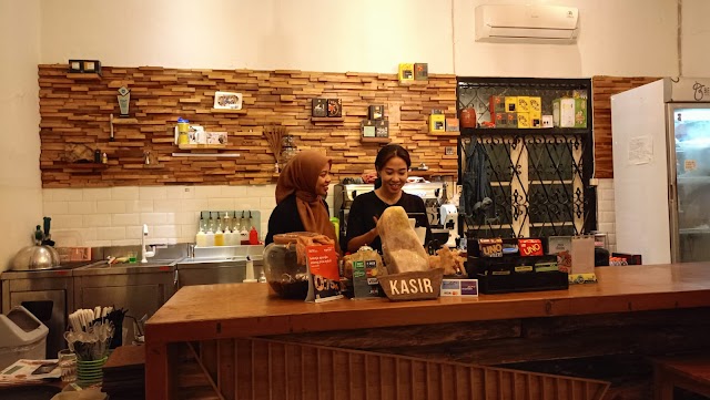 Yuk, Cobain Menu Favoritnya Beranda Eatery Nasi Goreng Rawon Iga Bakar Madu, Rasanya Yummy Banget