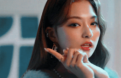 fromis_9 ♡ ‘DM’ (2022)