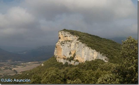 Vista del cortado del mirador de Lazkua desde Altikogaa - Eraul