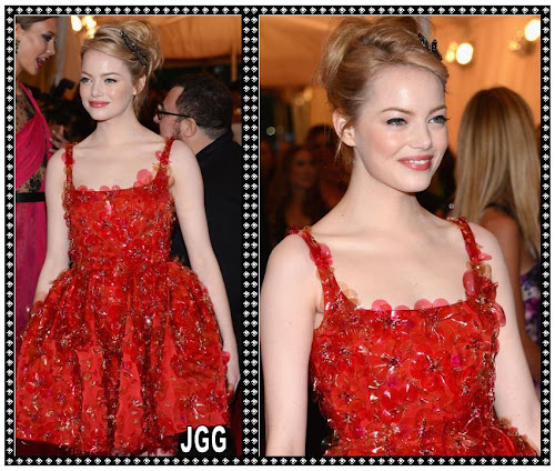 EMMA STONE looking hot in red mini dress 8 Pics