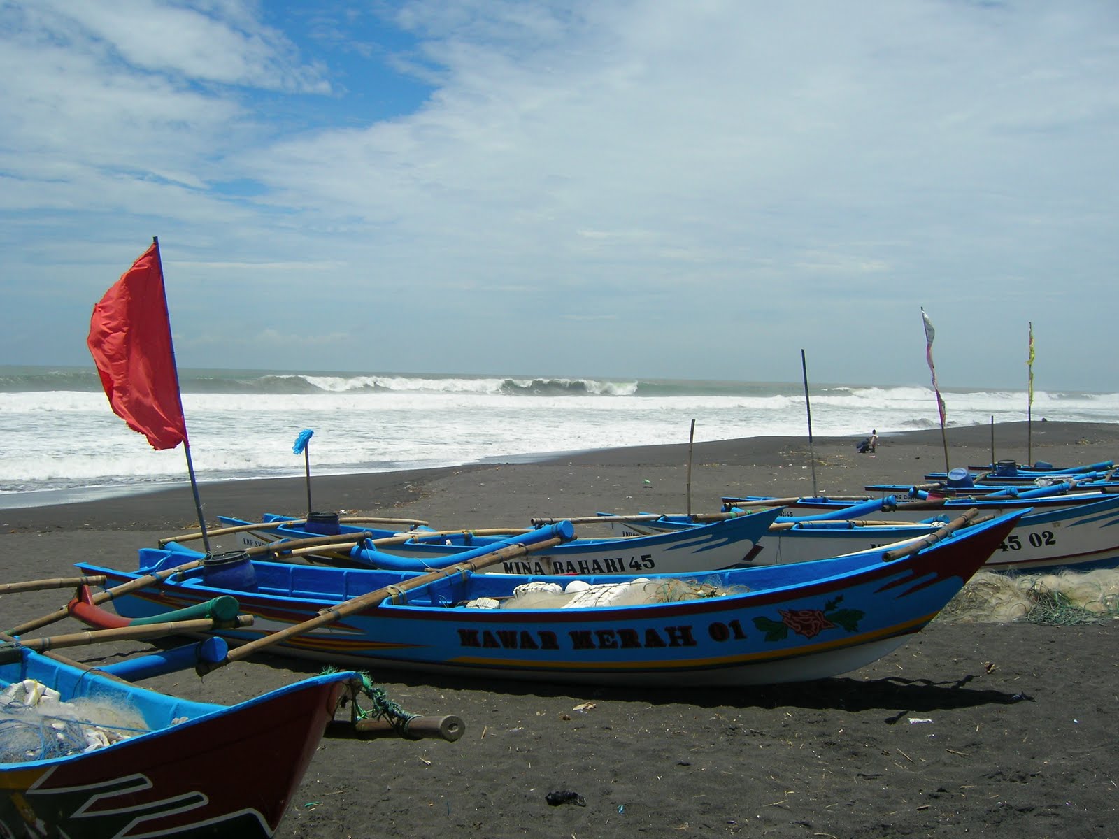 Djokdja Beach Makan Ikan di Pesisir Pantai 