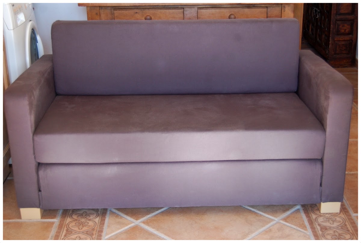 Digame: For Sale - Sofa and Patio Table & Chairs
