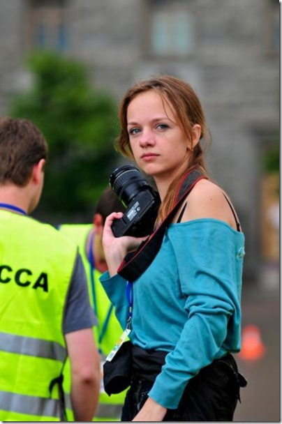 cute_female_photographers_640_08