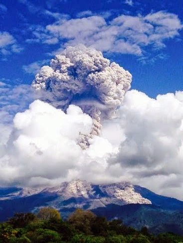 Estados/Activan en Colima alerta  ante actividad del volcán