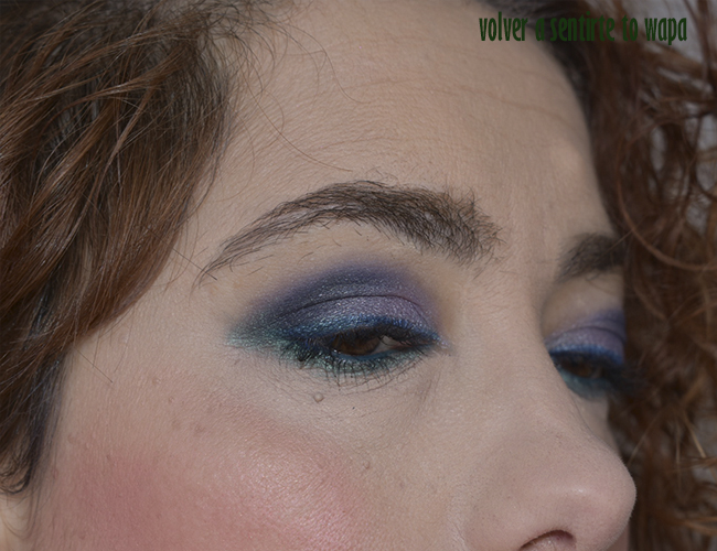 Maquillaje degradado en azul y morado