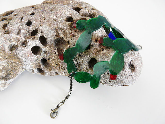 Bracelet cactus en plastique dingue