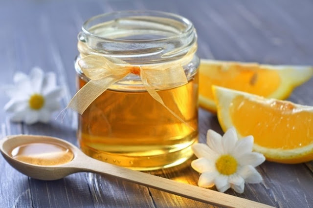 فوائد شرب كوب من الماء الدافئ مع العسل والليمون مذهلة
