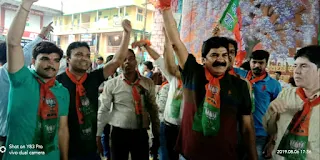 अनुच्छेद 370 हटने पर भाजयुमो ने मनाया जश्न