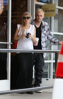 Pregnant  Nicole Richie and Joel Madden