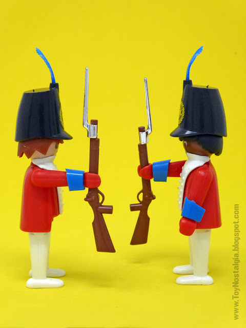 Playmobil 3544, chaquetas rojas presentando bayonetas  (Playmobil 3544 - redcoats)