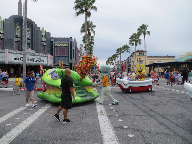 Spongebob Parade Passing Universal Orlando's Horror Makeup Show