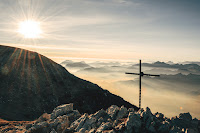 Cross Mountain - Photo by Anna Scarfiello on Unsplash
