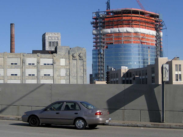 Queens Uncluttered - On Thomson Ave. over the LIRR tracks.