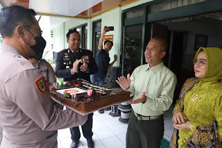 HUT TNI Ke 77, Kejutan Kapolres Mojokerto Untuk TNI Di Mojokerto