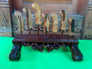 Jagrak Tempat Deder Keris