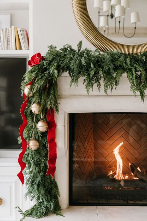 Beautiful Christmas Mantel Ideas