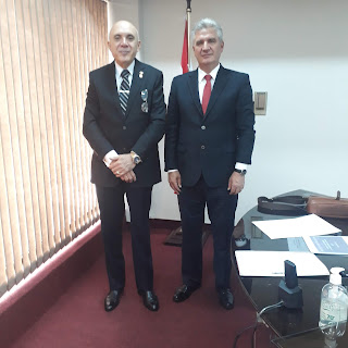 Nuestro Embajador Extraordinário y plenipotenciário Respetable H.'. Djalma Mariano Oliveira, en visita oficial a la Republica del Paraguay fue recebido en una cordial audiencia por el senador Enrique Fausto Bacchetta Chiriani, durante la audiencia el Embajador Mariano Oliveira, manifesto a Nombre de la Gran Logia Regular de AA.'. LL.'. Y AA.'. Masones de la Republica del Perú, el Reconocimiento por su Impecable Labor Legislativa en Beneficio de la Sociedad Paraguaya.