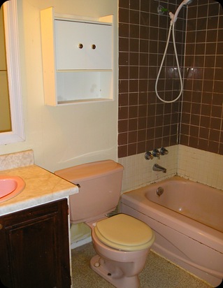 Kidder bathroom BEFORE 001