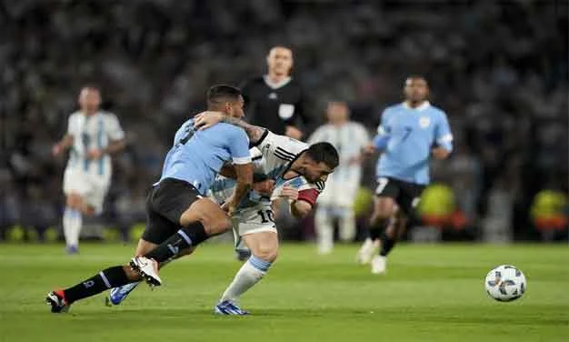 Uruguay Pecahkan Pertahanan Argentina: Kemenangan 2-0 di Tanah Tuan Rumah