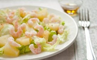 Shrimp salad with pineapple