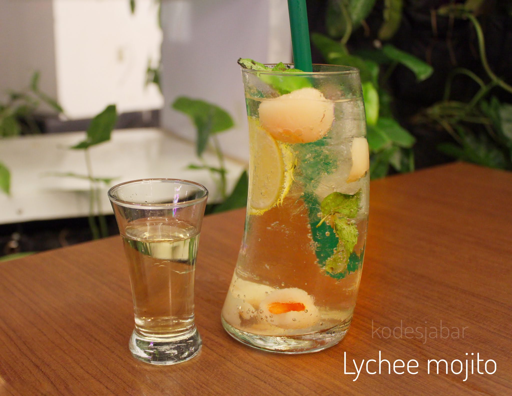 Lychee mojito