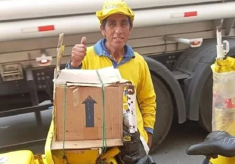 Heladero honrado encuentra celular y lo devuelve a su dueño