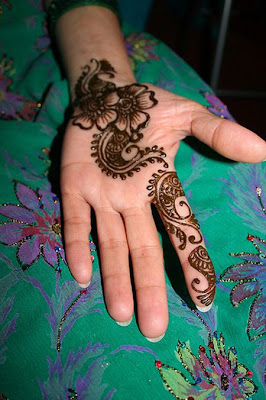 Mehndi Tattoo Designs Seen On www.coolpicturegallery.net