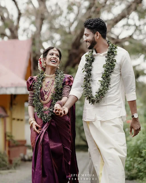 Romantic Weeding Couple Poses