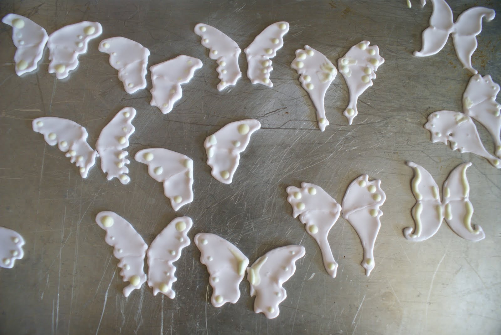 here the wings on are wings to  on butterfly dried wings the make how paper waxed cupcakes