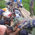 Anggota Koramil 1506-05/Wamsisi dan Warga Gotong Royong Adakan Perbaikan Jembatan