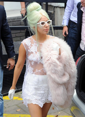 Lady GaGa Vs Kim Kardashian In Whte Dress, Who's Perfect2