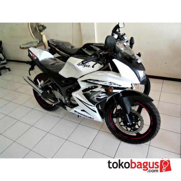 Kondom Tangki  membuat Kawasaki Ninja  150RR 2012 SE semakin 