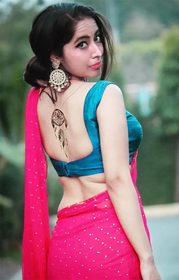 Shreyanshi backless saree hot actress puddan 2