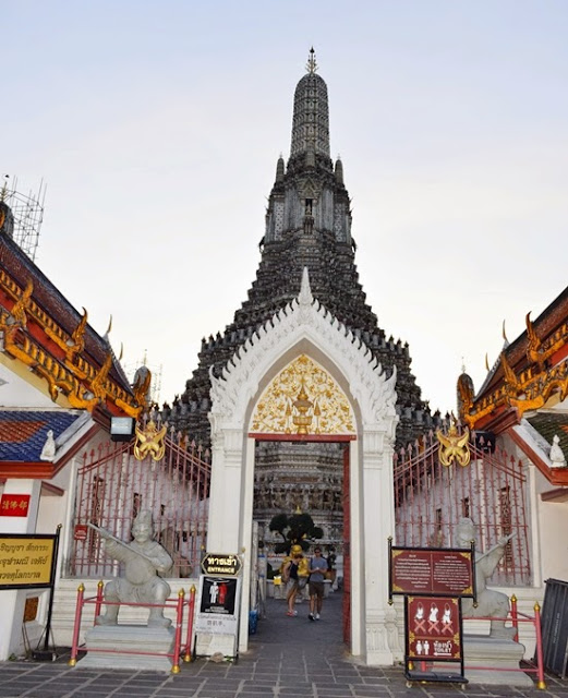 Wat Arun _ Trailforsmiles.blogspot.com