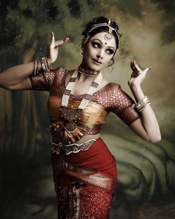 shobana dancing photo gallery