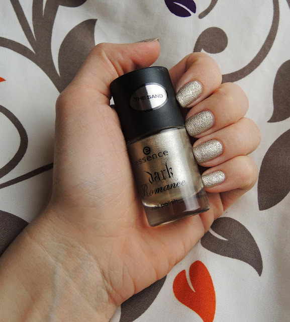 Essence Gothic Gold