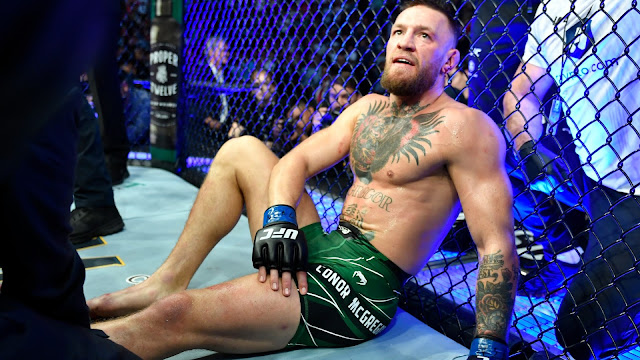 Conor McGregor injures leg