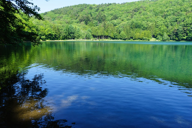 四尾連湖（山梨）