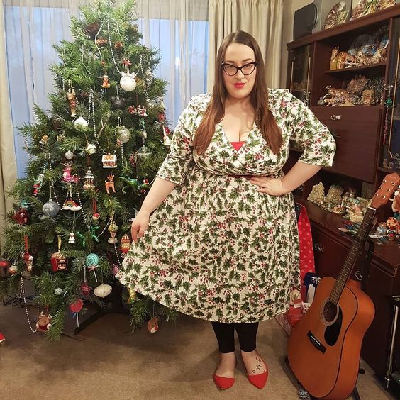 Hell Bunny Holly Berry plus size Dress 