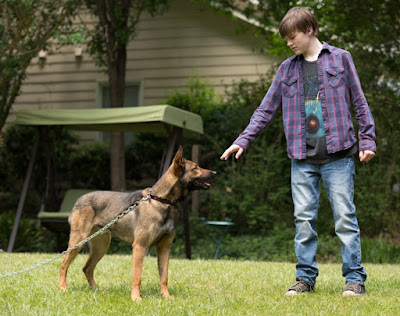 Max (2015) Movie Image 1