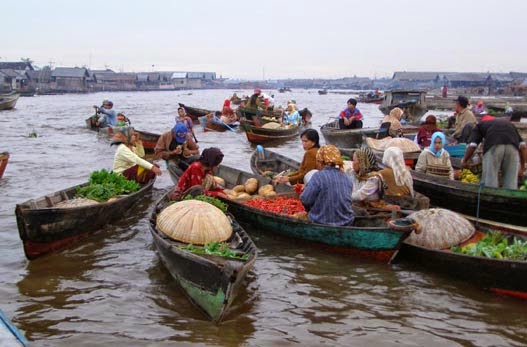 Sungai Paling Unik Di Indonesia