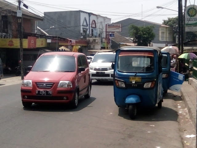 Bajaj Biru Berbahan Bakar Gas