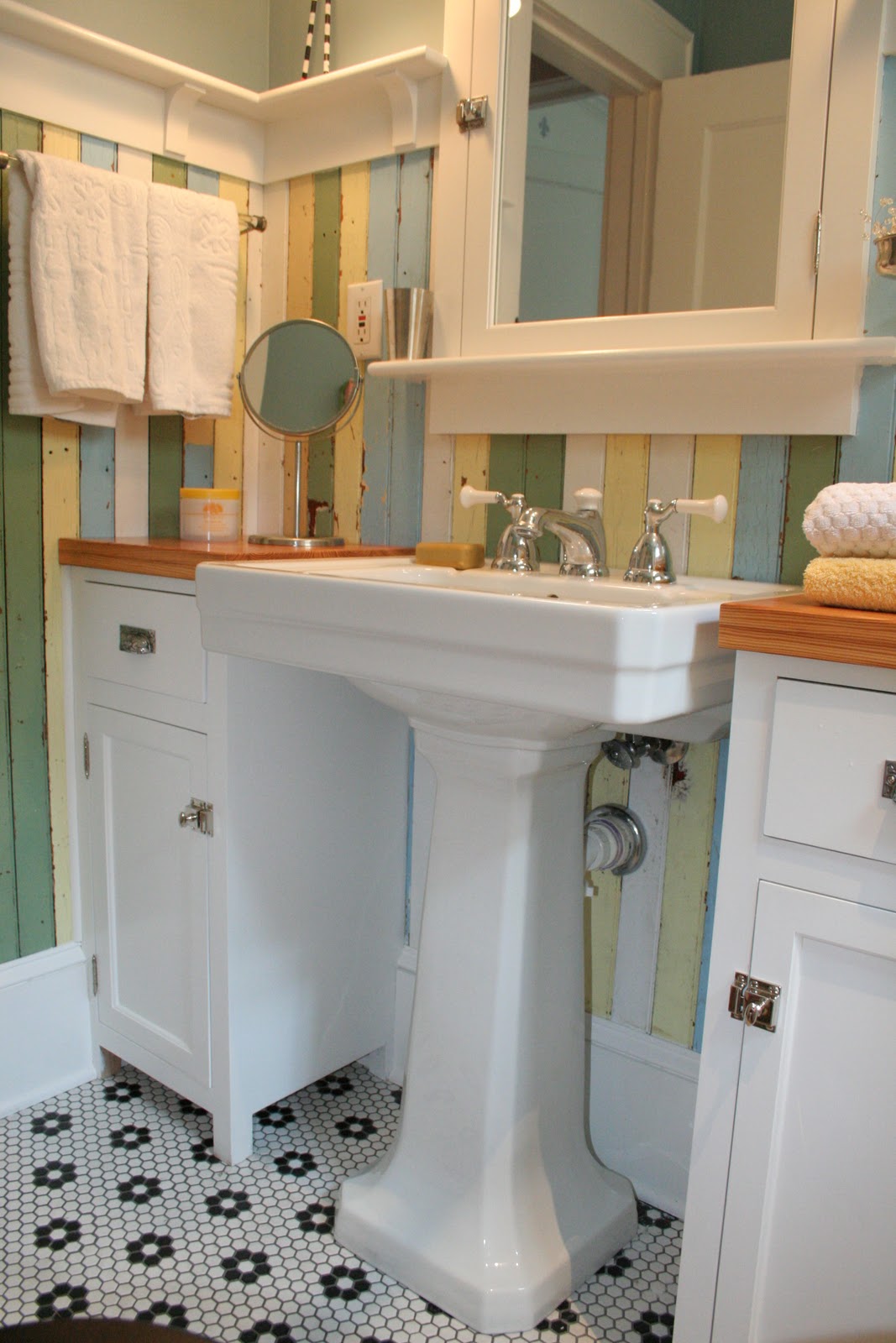 bathroom k's kitchen & ltd centre 1920's Redo my House: bathroom of Fun bathroom k's kitchen & ltd centre 1920's Redo my House: bathroom of Fun